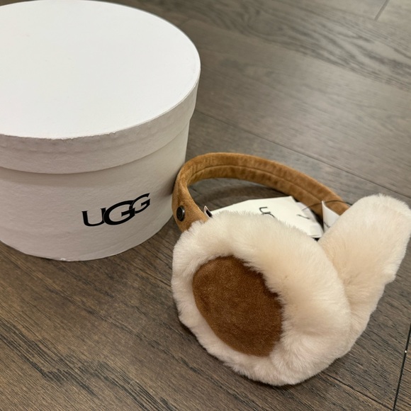 UGG Shearling Earmuffs - Chestnut - Picture 2 of 4